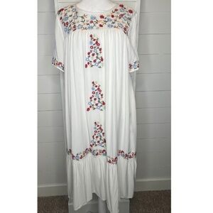 White Orange Creek Embroidered Dress Size Medium